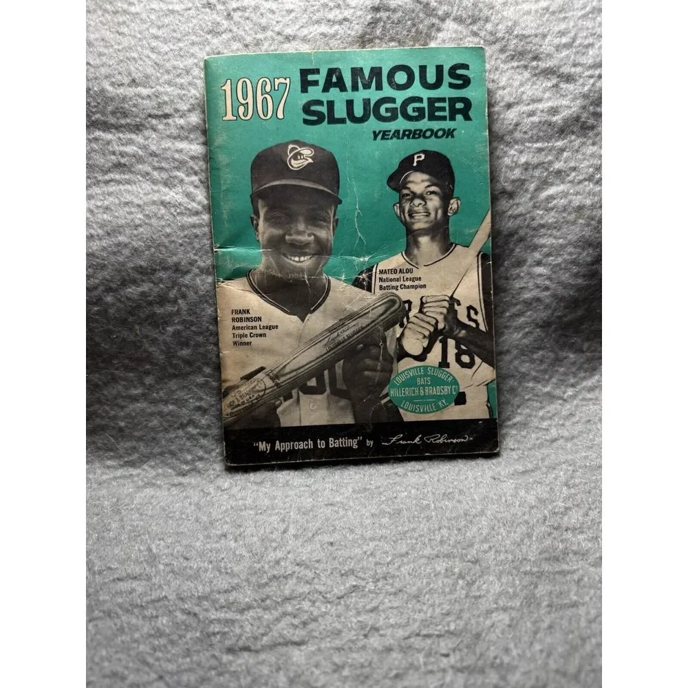VINTAGE BOOKLET‎ 1967 FAMOUS SLUGGER YEARBOOK FRANK ROBINSON, MATED ALOU